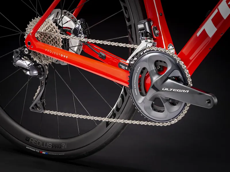 Trek Domane SLR 7 Disc Carbon Road Bike 2021 in Red and Black -9